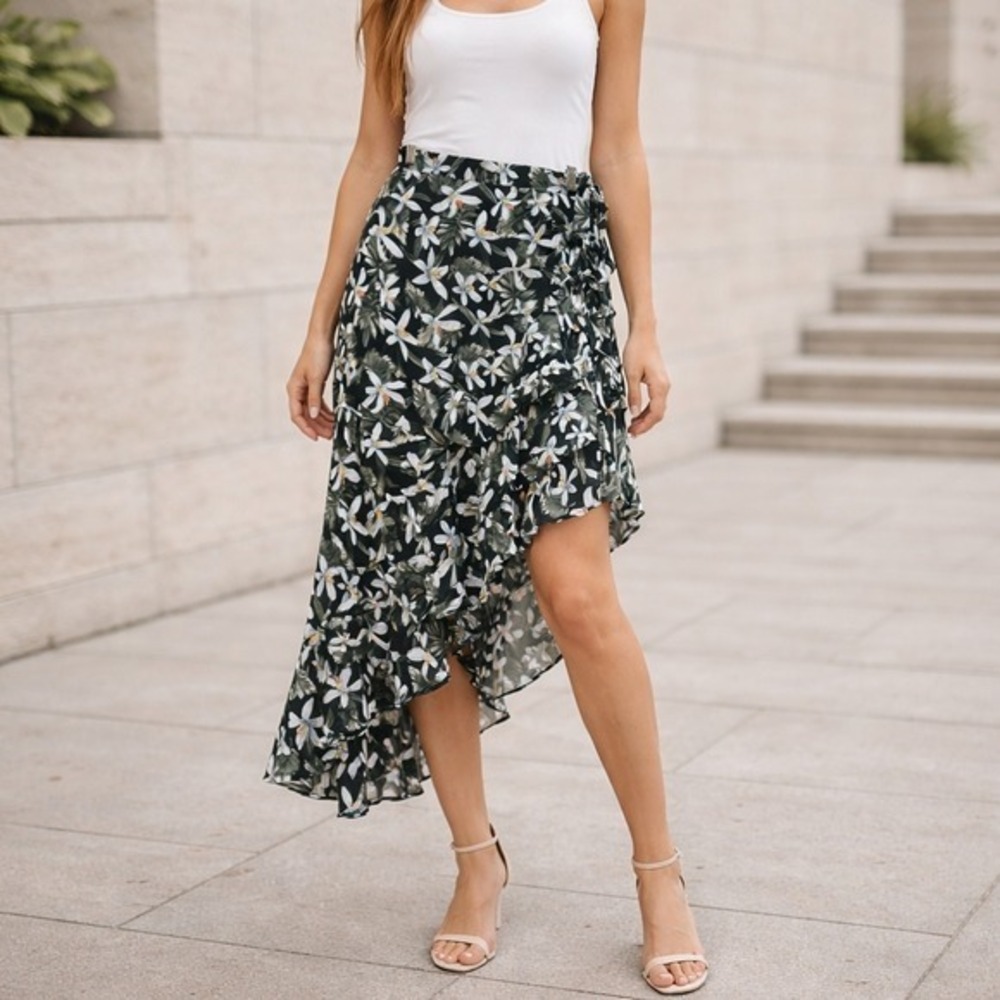 SPRING SALE! NWT SEEK The‎ Label Asymmetrical Floral Skirt Size Small